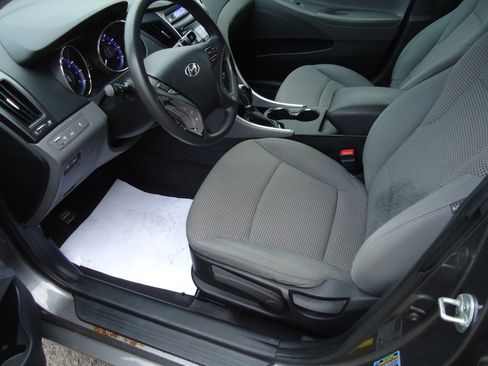 Used 2012 Hyundai Sonata GLS image 8