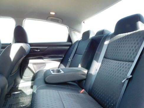 Used 2016 Nissan Altima 2.5 SR image 19