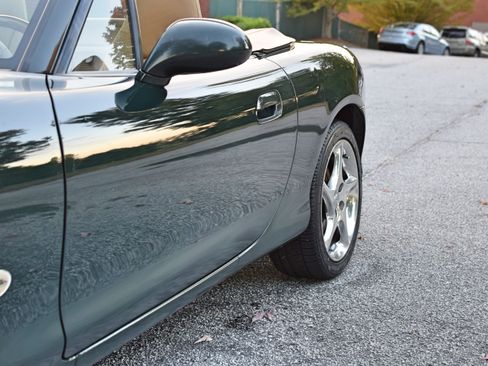 Used 2001 MAZDA MX-5 Miata SE image 19