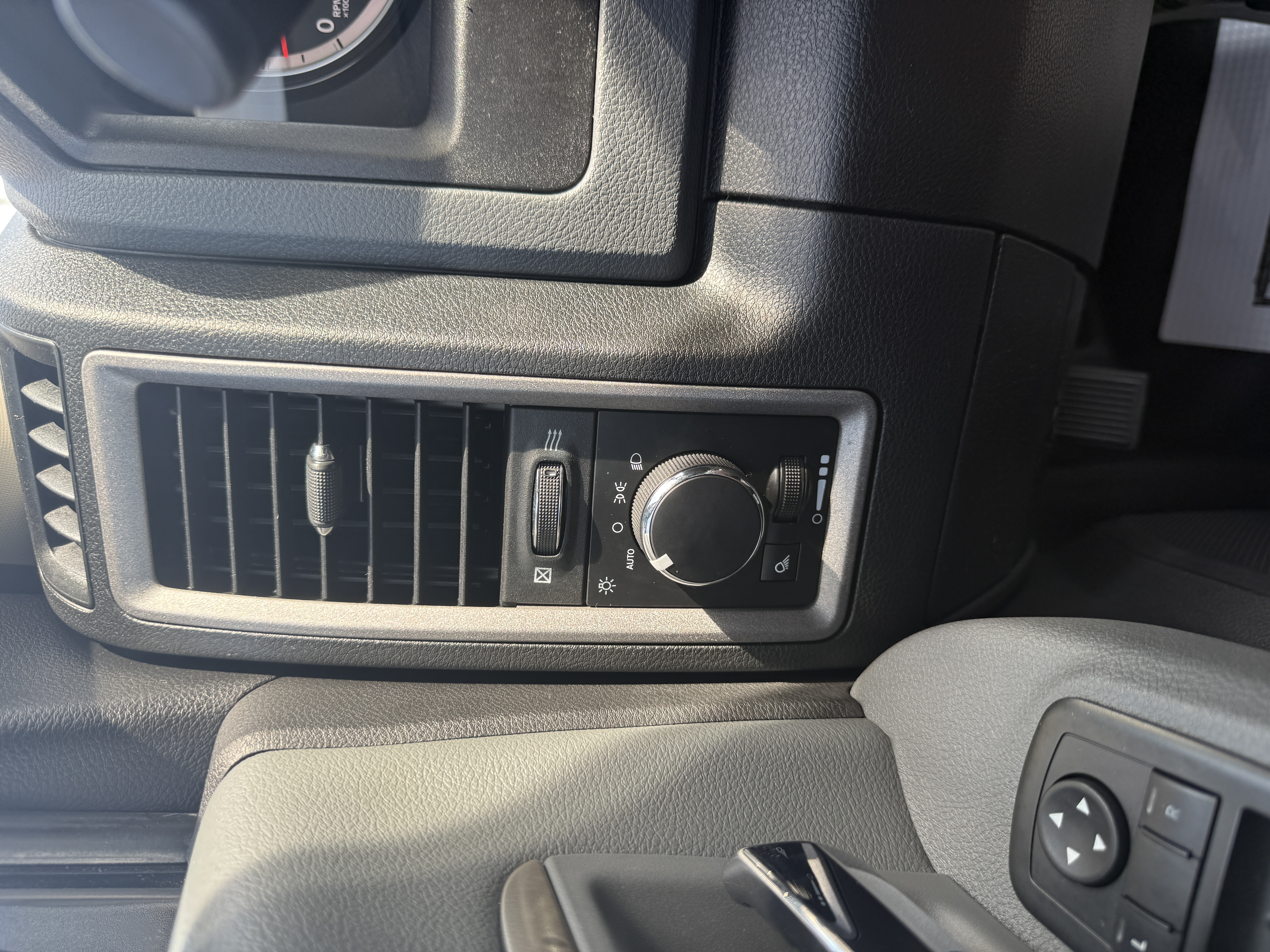 Used 2018 RAM 1500 2WD Regular Cab ST image 11