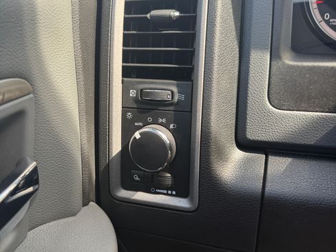 Used 2018 RAM 1500 2WD Regular Cab ST image 11