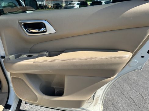 Used 2015 Nissan Pathfinder AWD/4WD image 22