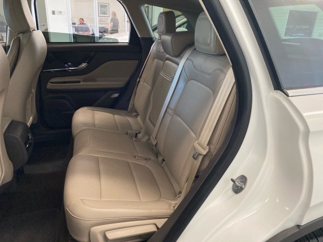 Used 2023 Lincoln Corsair AWD/4WD image 9