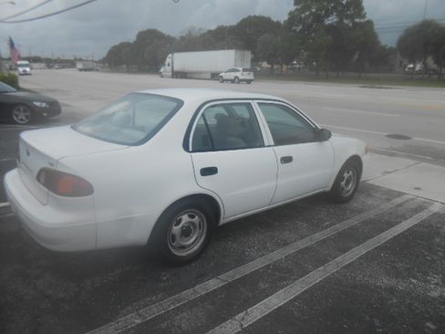 Used 2002 Toyota Corolla CE FWD image 5