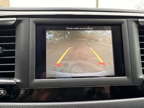 Used 2019 Chrysler Pacifica Touring Plus image 15