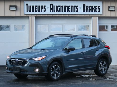 Used 2024 Subaru Crosstrek 2.0i Premium image 2