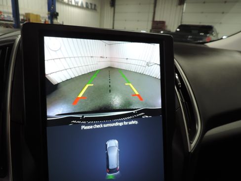 Used 2024 Ford Edge SEL image 44