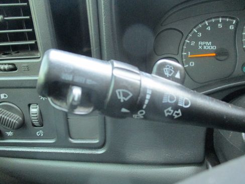 Used 2005 Chevrolet Silverado 1500 2WD Regular Cab image 27