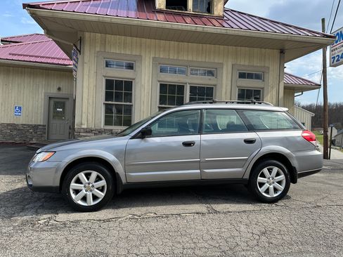 Used 2009 Subaru Outback 2.5i Special Edition image 2
