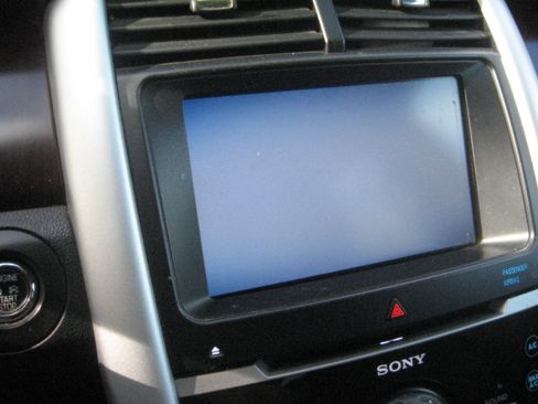 Used 2013 Ford Edge Limited image 11