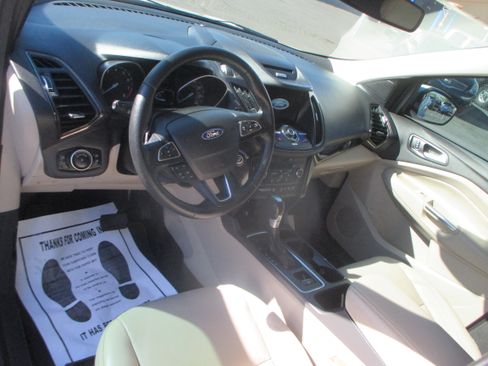 Used 2017 Ford Escape Titanium image 12