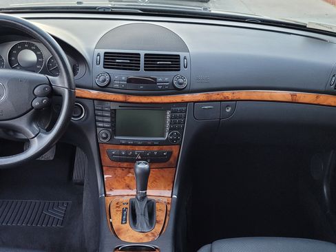 Used 2008 Mercedes-Benz E 350 Luxury image 12
