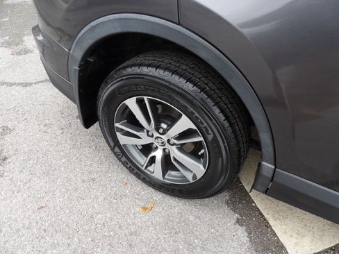 Used 2017 Toyota RAV4 XLE image 20