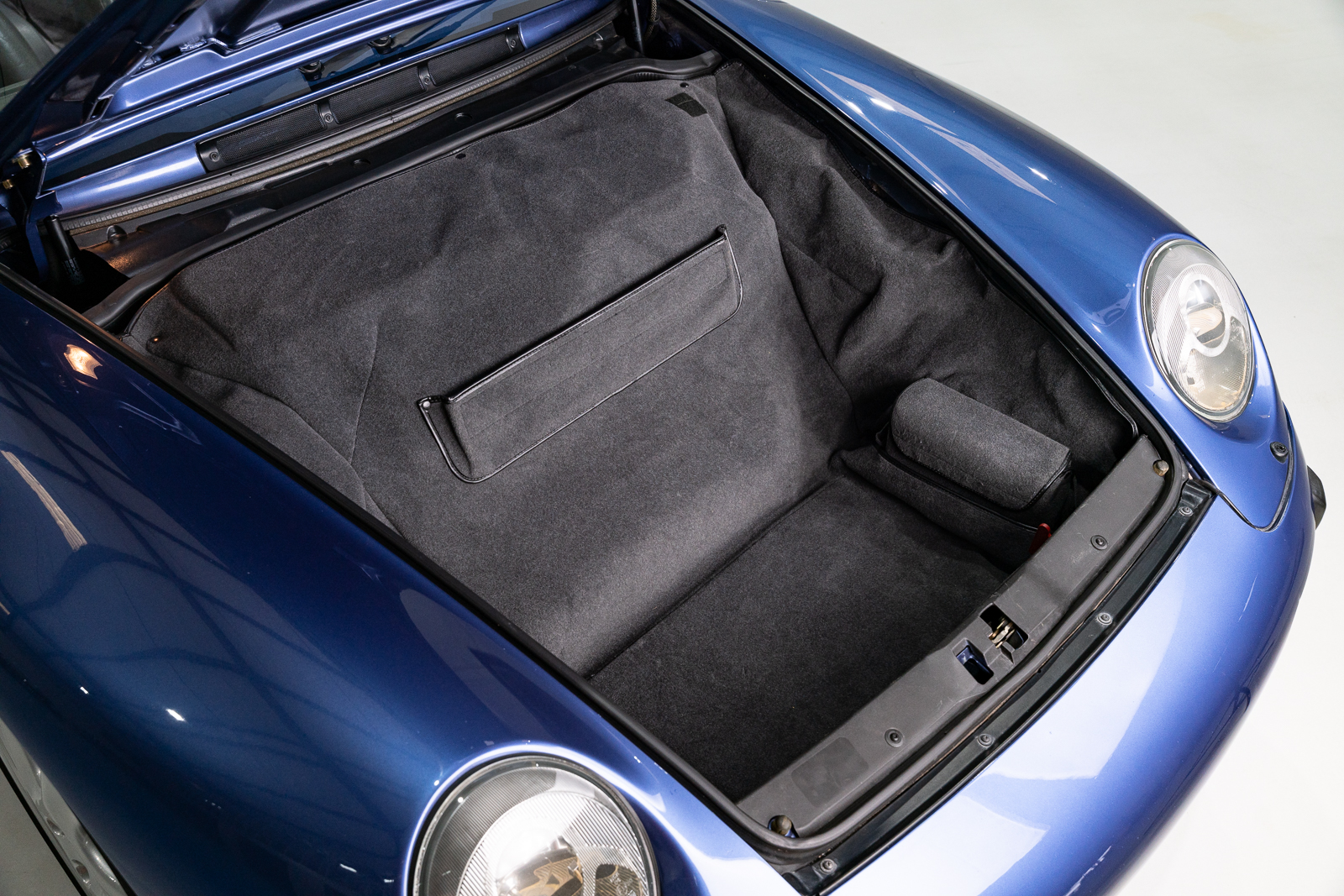 Used 1997 Porsche 911 Carrera Cabriolet RWD image 60