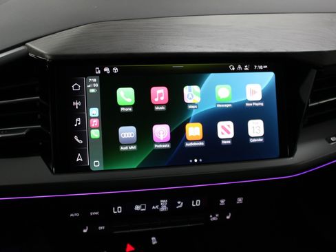 Used 2024 Audi Q4 e-tron Premium Plus image 19