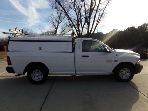 Used 2015 RAM 1500 SLT image 6