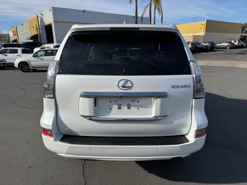 Used 2016 Lexus GX 460 image 9