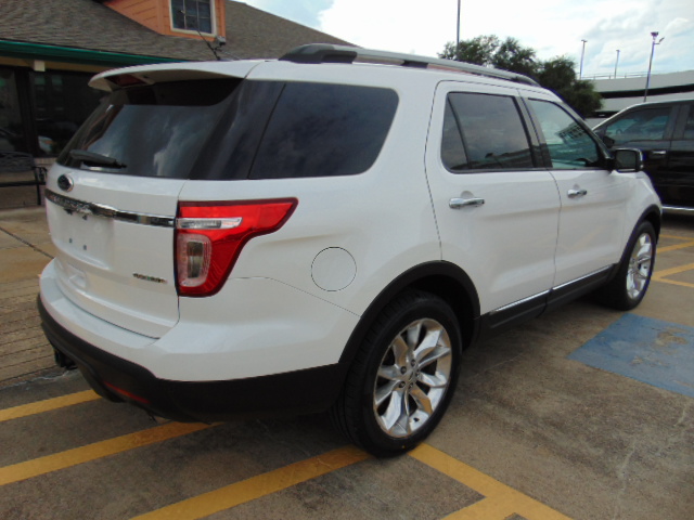 Used 2015 Ford Explorer FWD Limited image 9