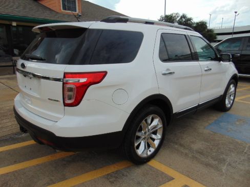 Used 2015 Ford Explorer Limited image 9