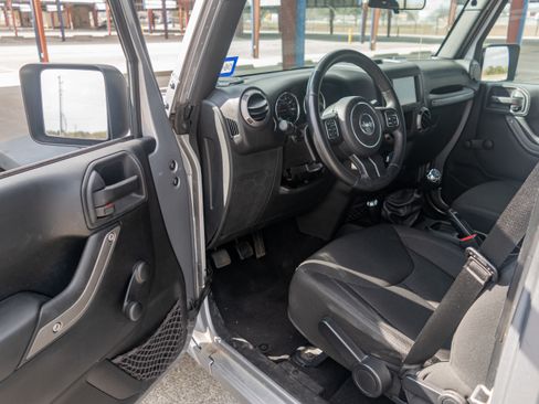 Used 2016 Jeep Wrangler Sport image 14