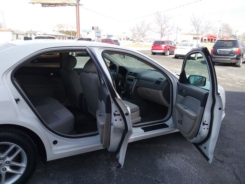 Used 2012 Ford Fusion S image 17