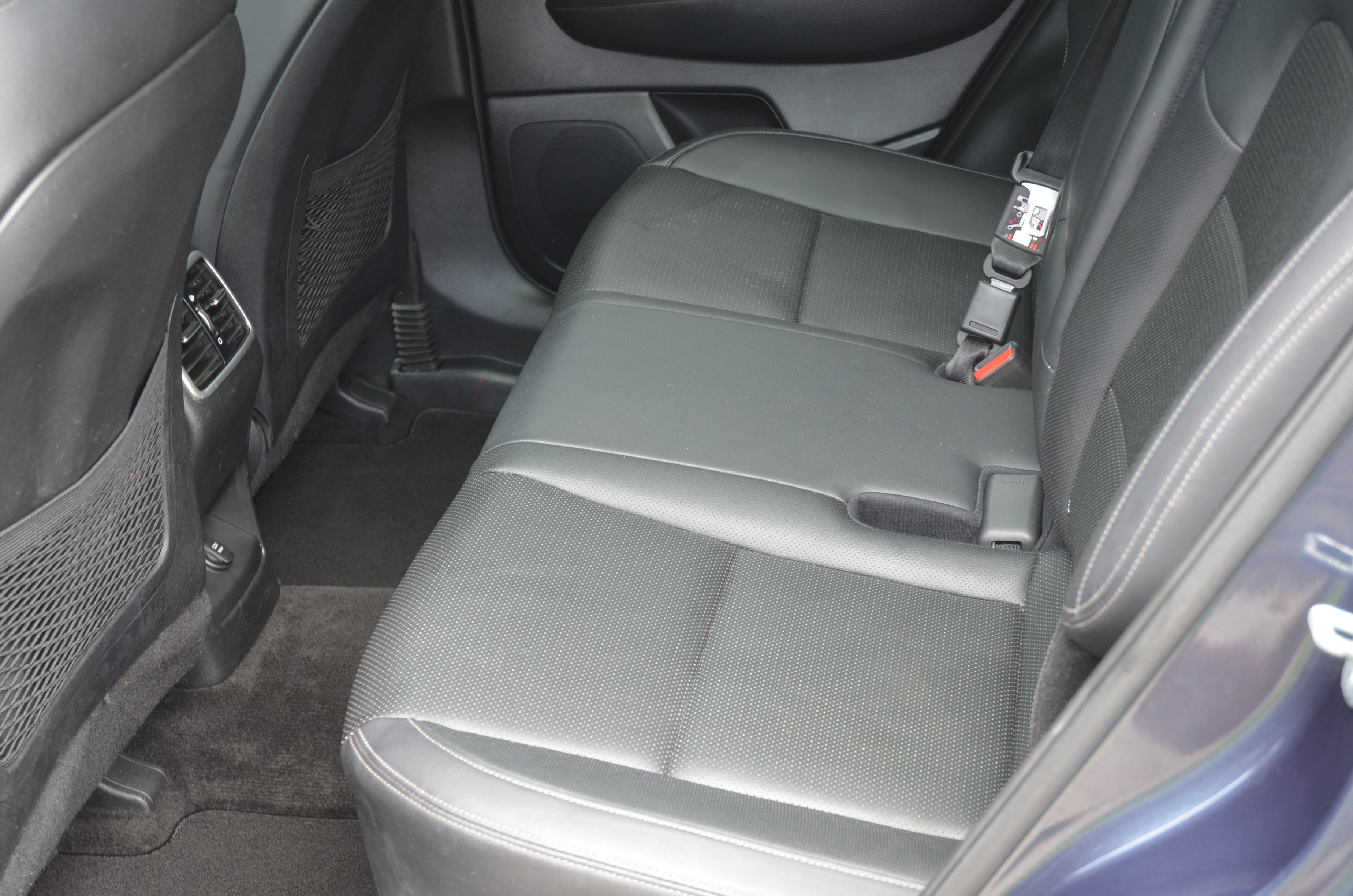 Used 2022 Kia Sportage AWD Nightfall Edition image 9