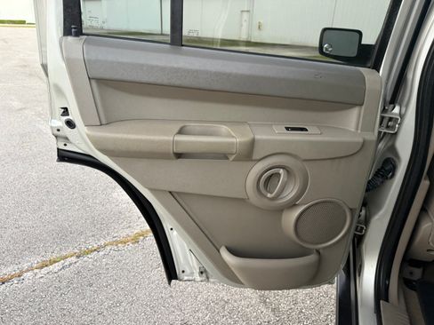 Used 2008 Jeep Commander Sport image 62