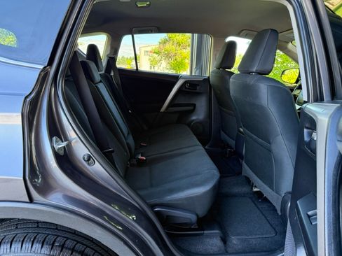 Used 2016 Toyota RAV4 AWD LE image 18