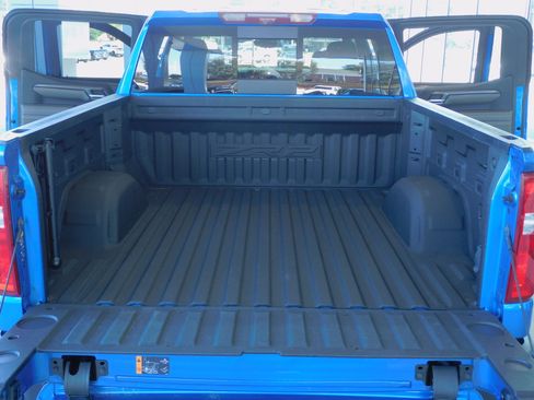 Used 2024 Chevrolet Silverado 1500 ZR2 image 17