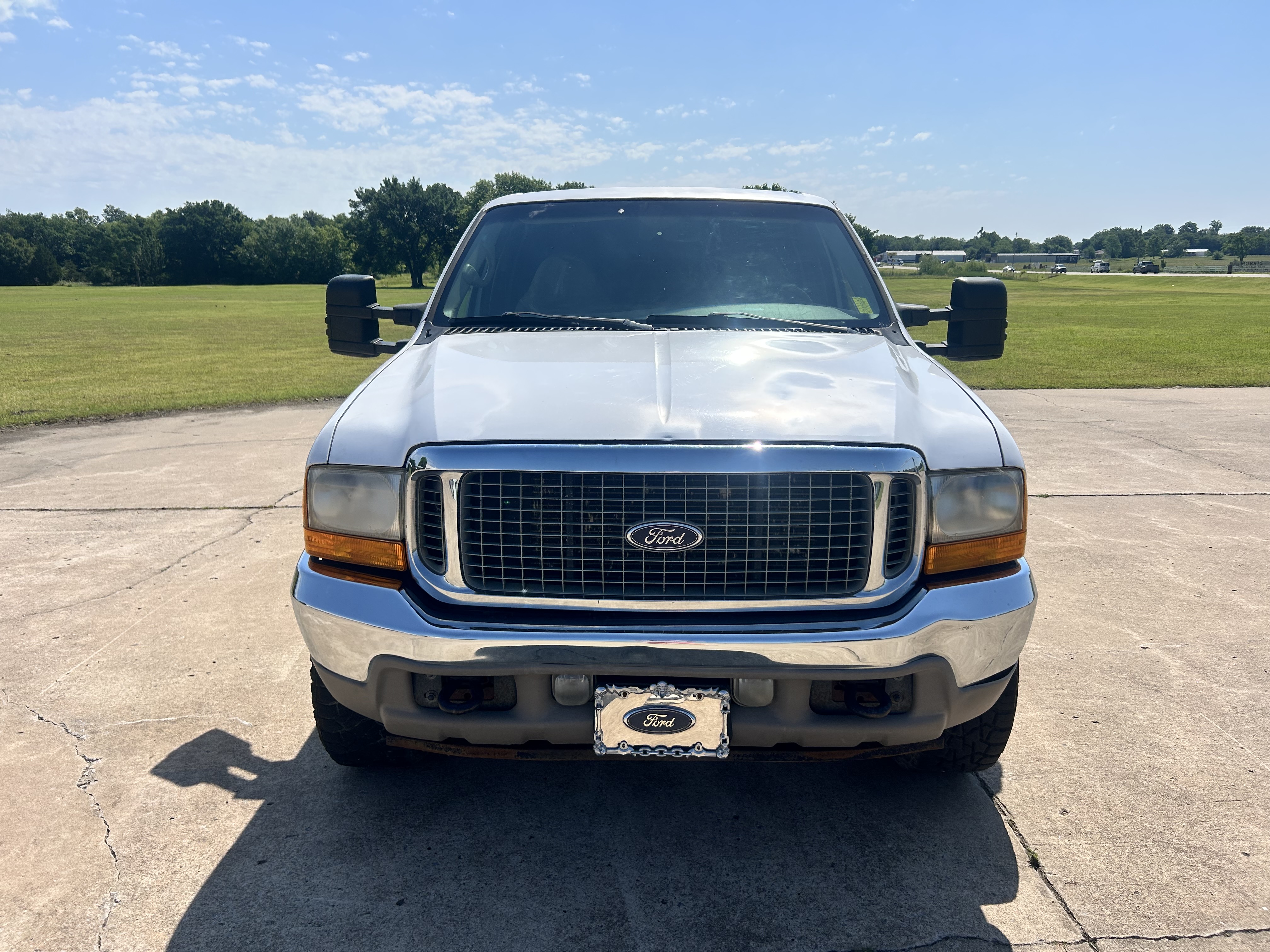 Used 2001 Ford Excursion 4WD Limited image 2