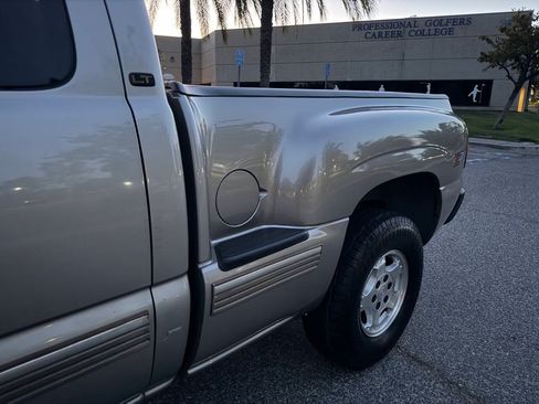 Used 2002 Chevrolet Silverado 1500 4x4 Extended Cab LT w/ Z71 image 18