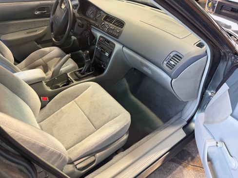 Used 1996 Honda Accord DX image 25