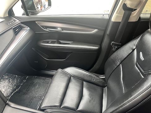 Used 2017 Cadillac XT5 Premium Luxury image 26