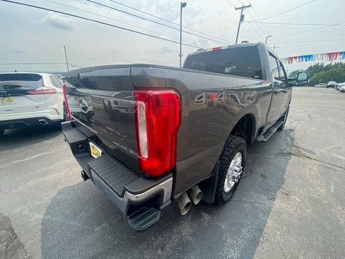 Used 2025 Ford F350 4x4 Crew Cab Super Duty image 7