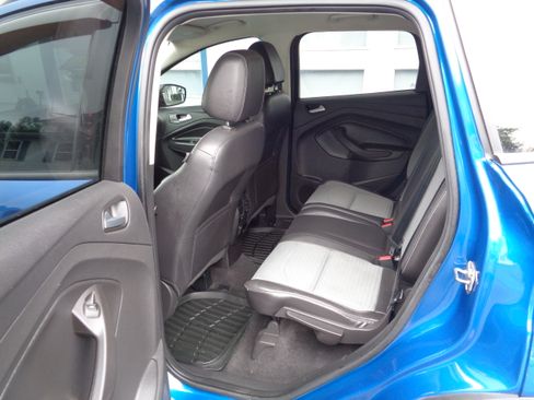 Used 2017 Ford Escape SE image 5