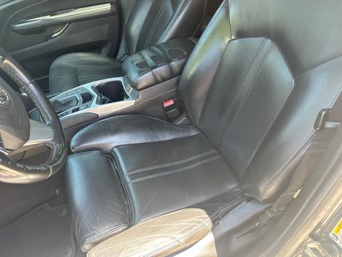 Used 2012 Cadillac SRX Luxury image 5