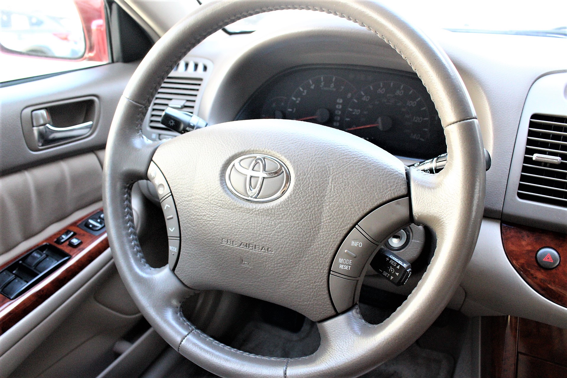 Used 2005 Toyota Camry XLE FWD image 25