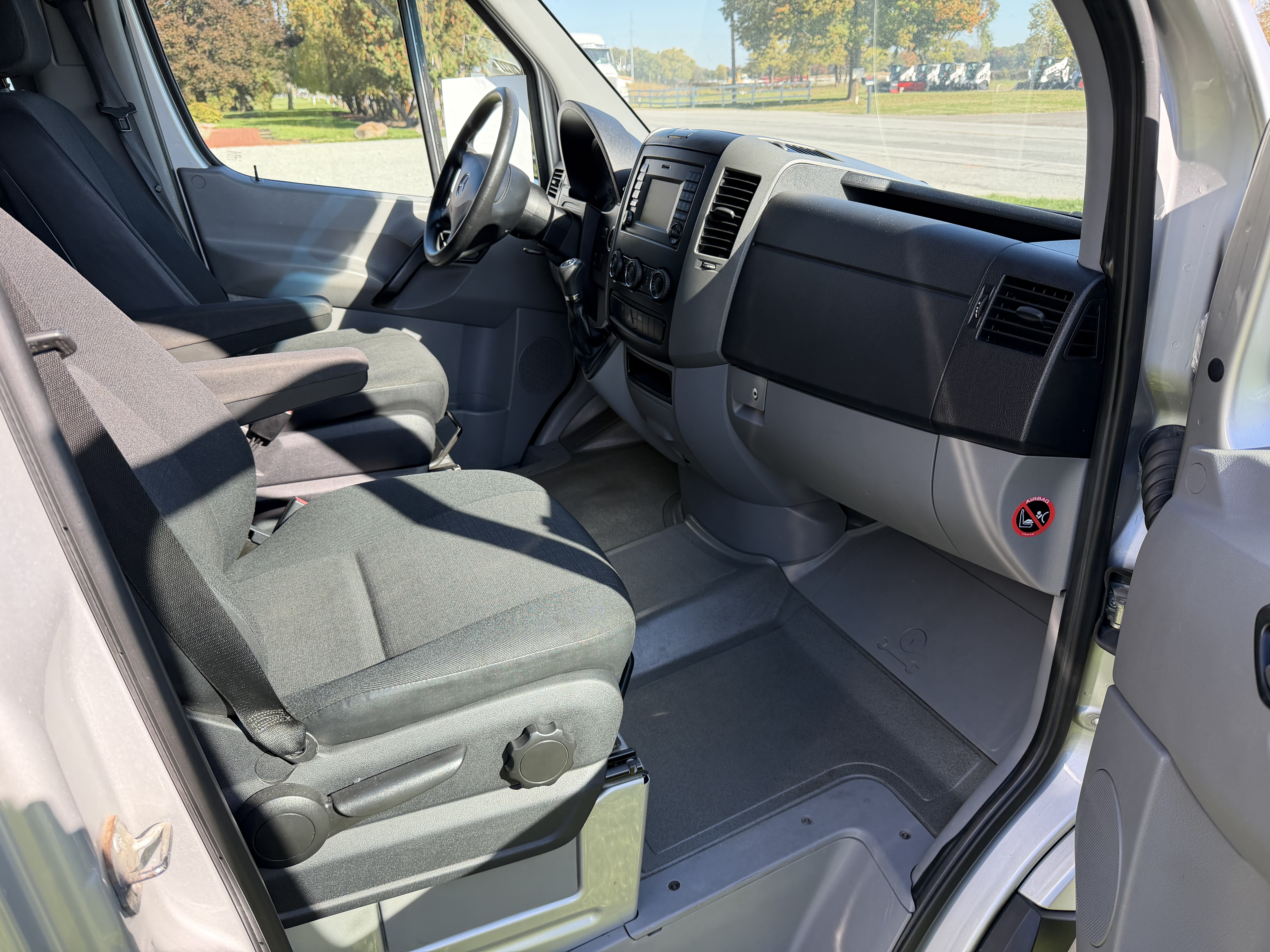 Used 2014 Mercedes-Benz Sprinter 2500 144 Passenger image 13