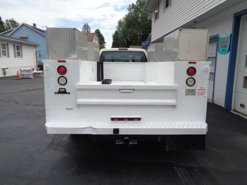 Used 2015 Ford F550 2WD Crew Cab Super Duty image 11