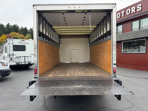 Used 2024 Ford E-350 and Econoline 350 image 4