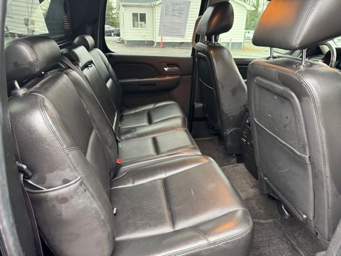 Used 2013 Chevrolet Avalanche LTZ image 14