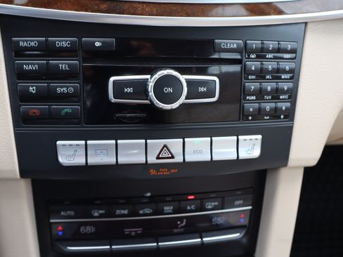 Used 2014 Mercedes-Benz E 350 4MATIC Sport image 29