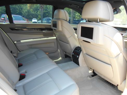 Used 2012 BMW 750Li w/ M-Sport Package RWD image 9