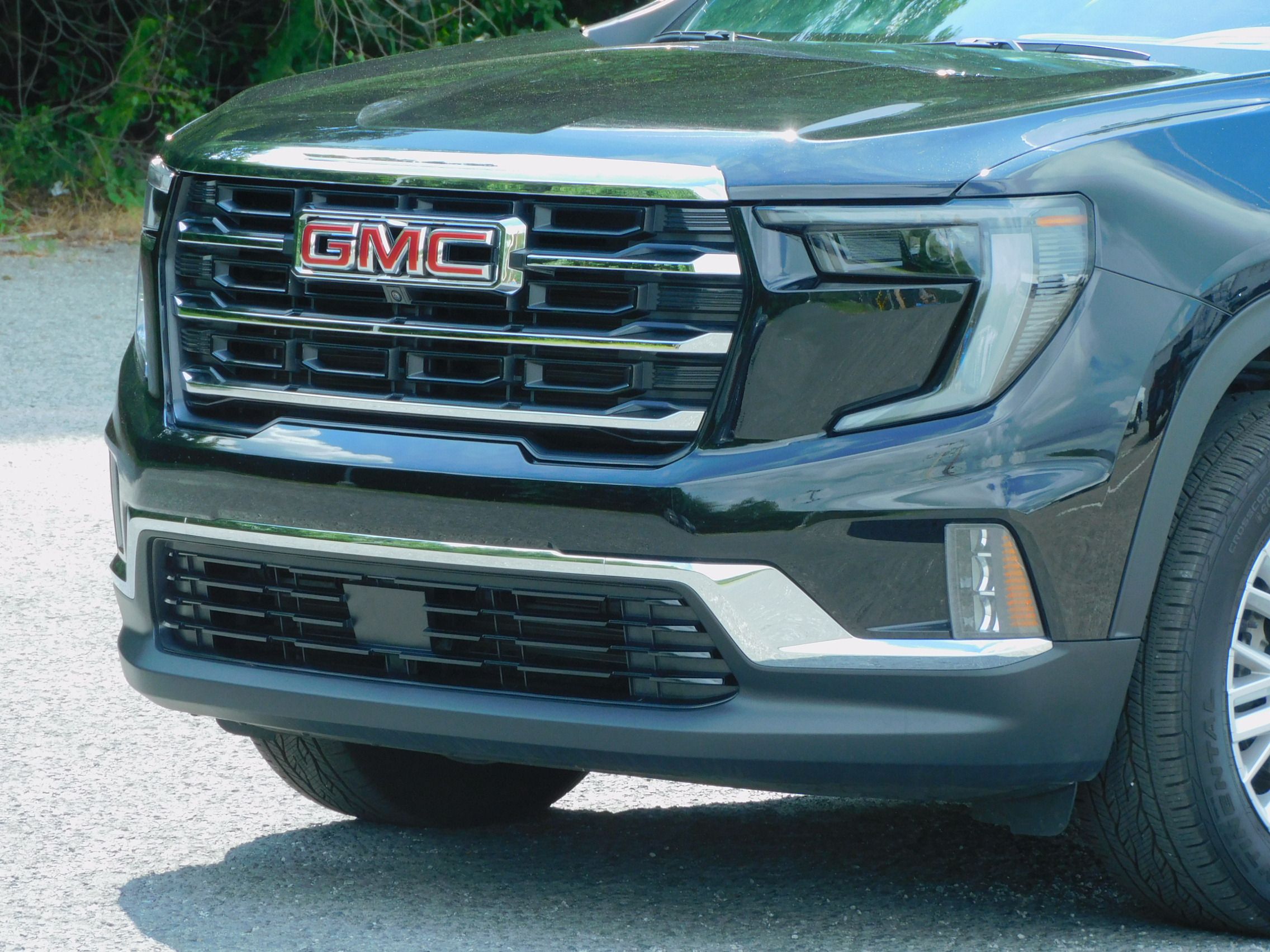Used 2026 GMC Acadia FWD Elevation image 11