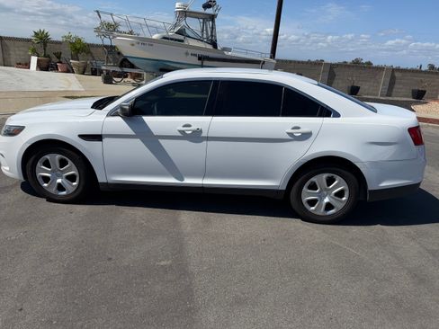 Used 2018 Ford Taurus Police Interceptor FWD image 5