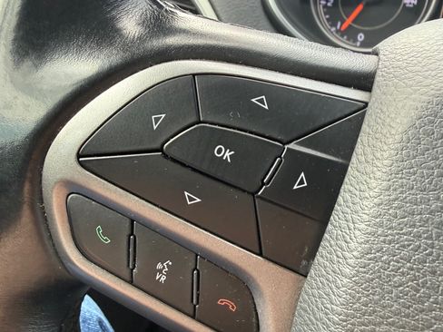 Used 2019 Jeep Cherokee Latitude image 18