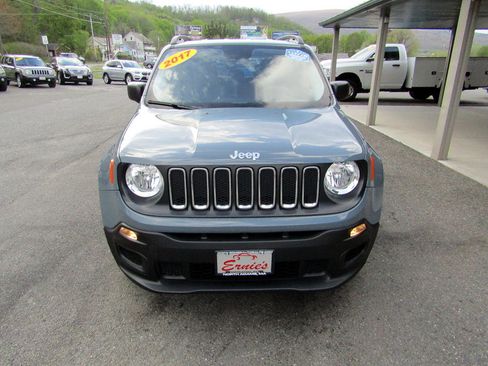Used 2017 Jeep Renegade 4WD Sport image 8