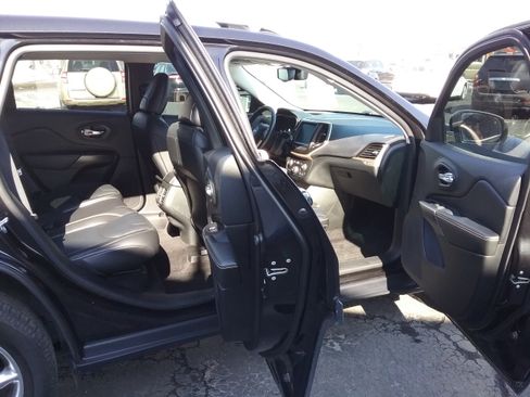 Used 2015 Jeep Cherokee Limited image 19