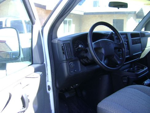 Used 2003 Chevrolet Express 3500 LS image 12