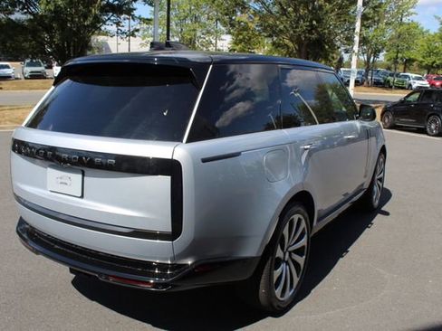 New 2025 Land Rover Range Rover Autobiography image 2